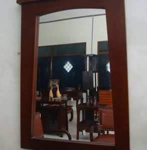 Arwana Mirror
