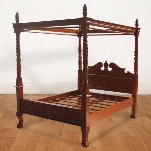 Thalia Poster Bed